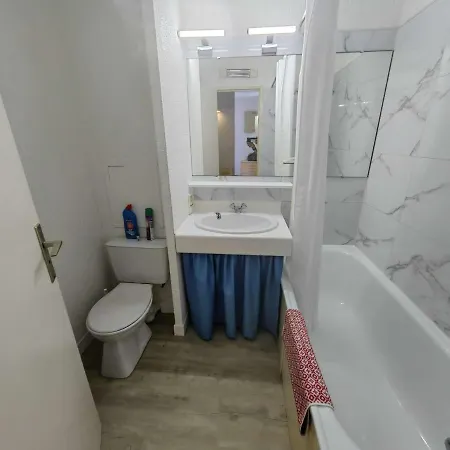 Avec Terrasse, Piscine, Parking Securise, Proche Et Port - Fr-1-607-47 Apartment