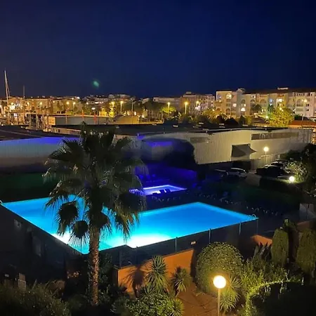 Avec Terrasse, Piscine, Parking Securise, Proche Et Port - Fr-1-607-47 *